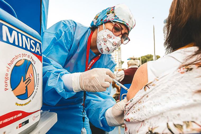 Minsa: lucha contra la pandemia en este año 2021