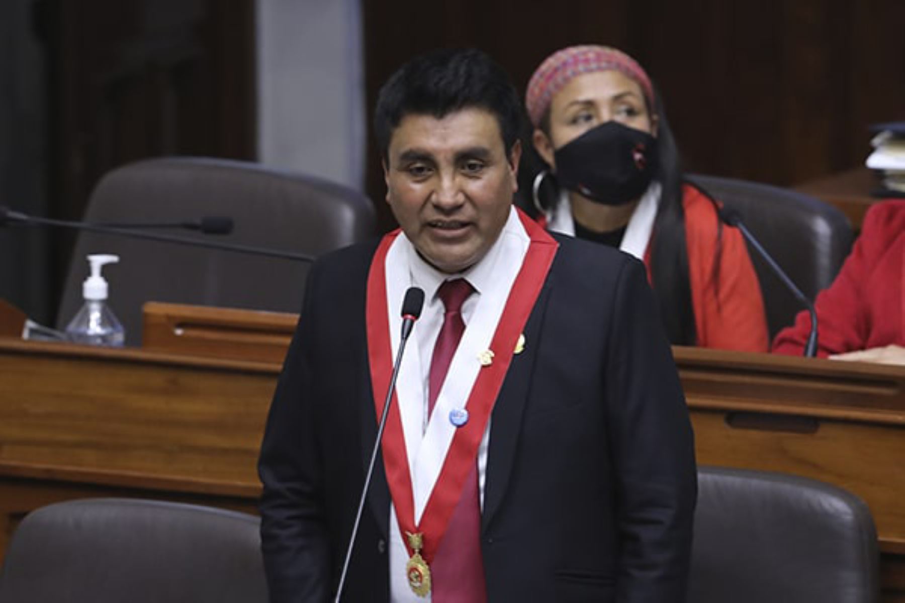 Congresista de PL asegura que reunión con Castillo se trató de un tema sindical