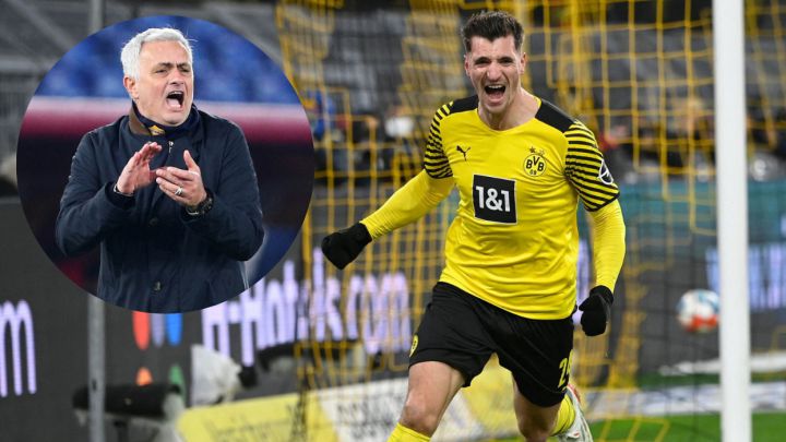 José Mourinho felicita al Borussia Dortmund por el traspaso de Meunier