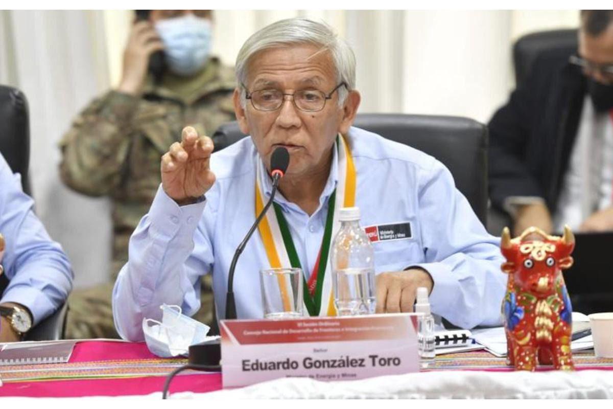 Ultimátum a ministro Eduardo González