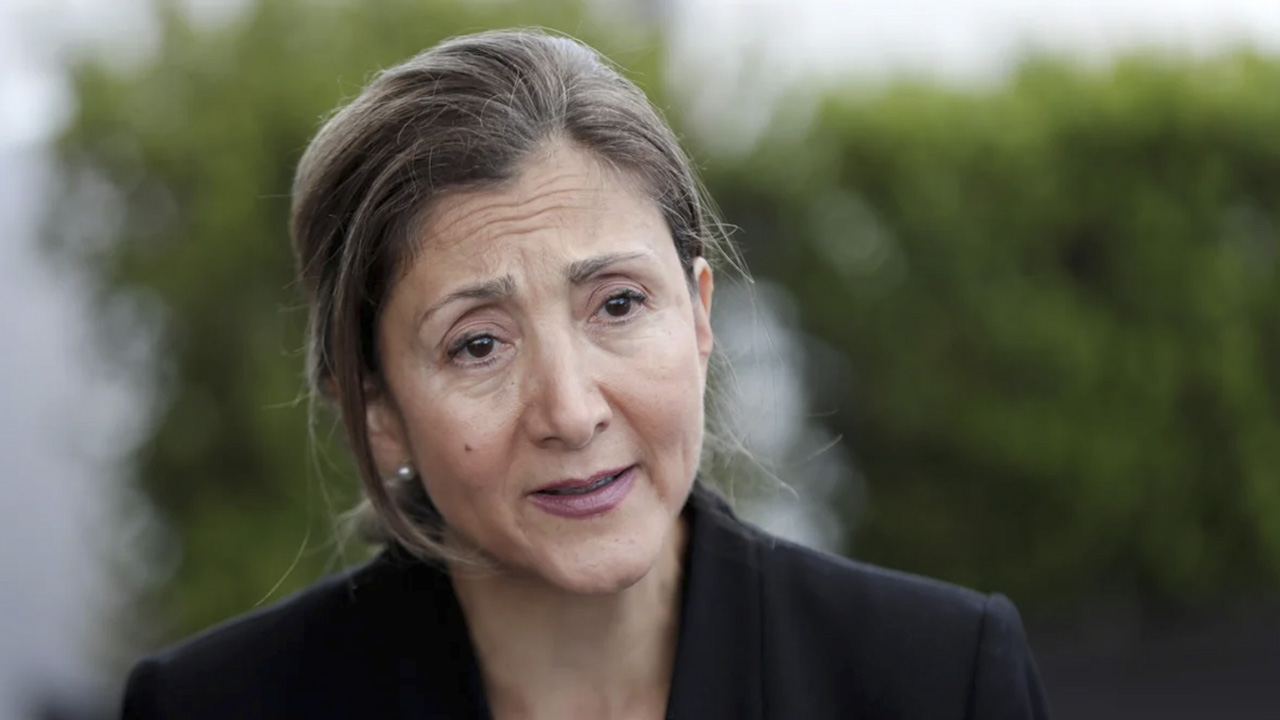 Ingrid Betancourt se retira del Centro político en Colombia.