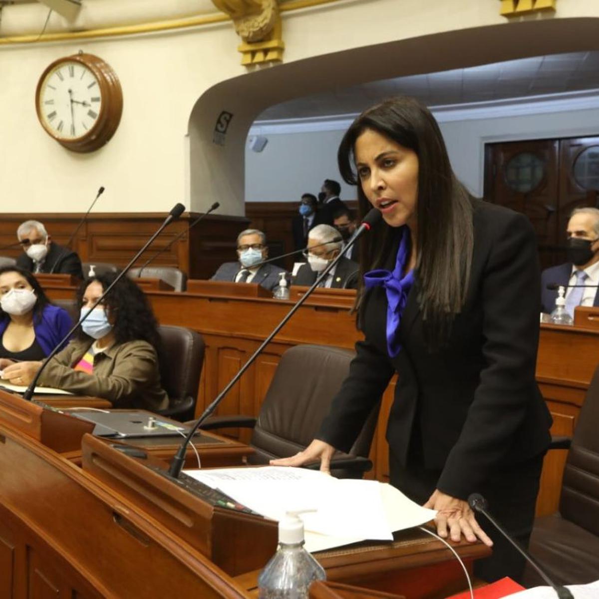 Patricia Chirinos exige a Castillo respetar al Congreso