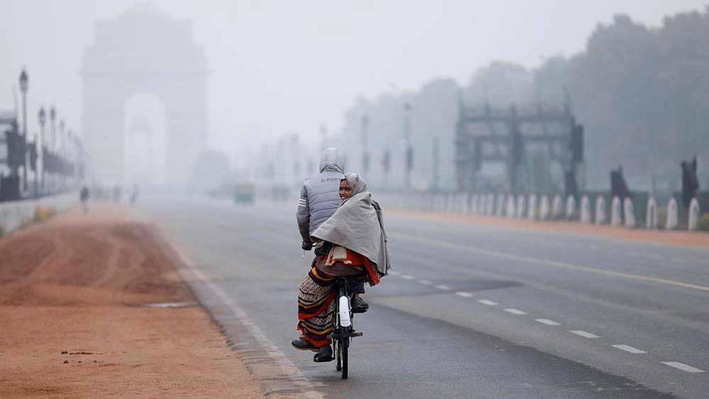 Inusual ola de frío en Nueva Delhi mata más de 170 hindúes sin casa