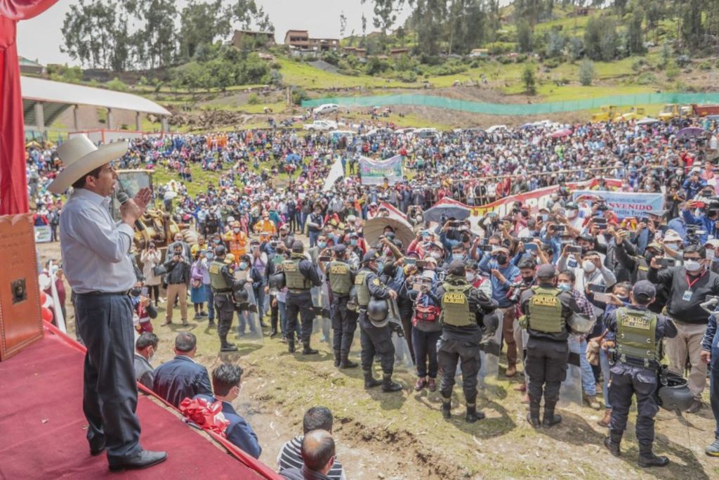 Castillo asegura que sancionará a empresas que contaminan