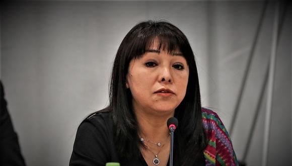 Mirtha Vásquez renuncia  a su cargo por  “momento crítico”