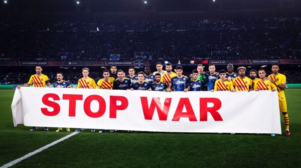 Jugadores de Barcelona y Napoli: «Paren la guerra»