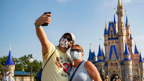 Disney flexibiliza el uso de mascarillas en sus parques de Estados Unidos