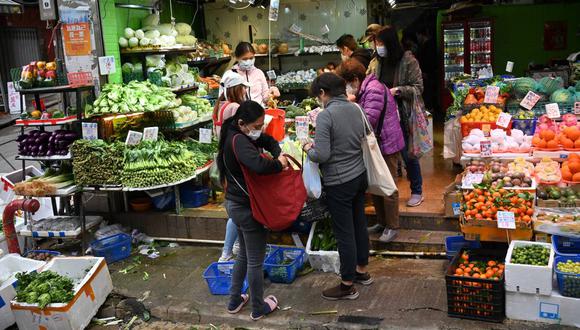 Hong Kong: Ciudadanos corren a los mercados luego de nuevas restricciones