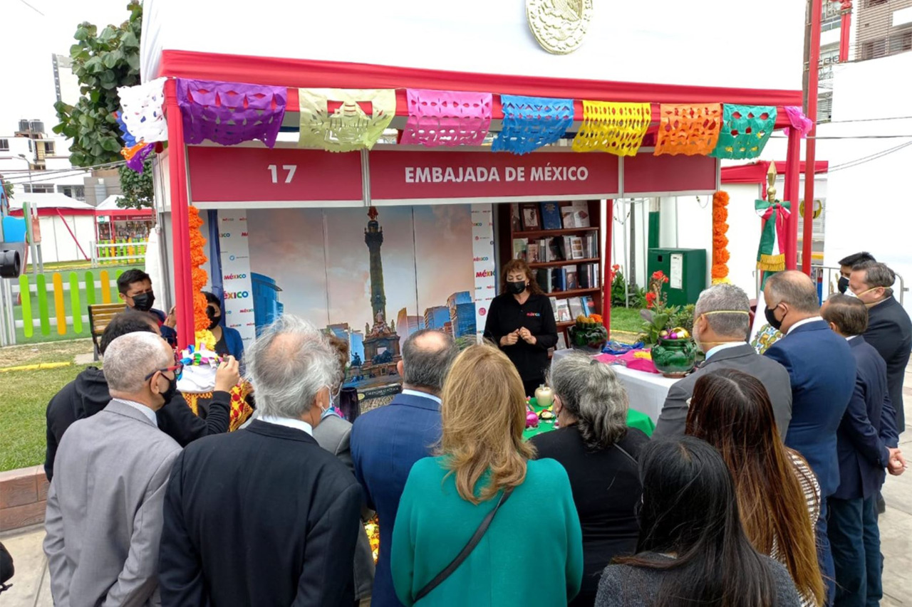 Embajador de México inaugura tercera feria del libro de Bellavista