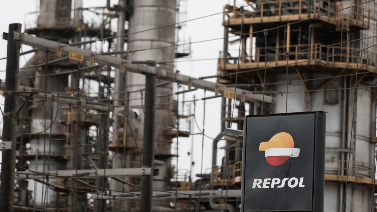 Facultan a Repsol a realizar carga y descarga petróleo por 10 días más