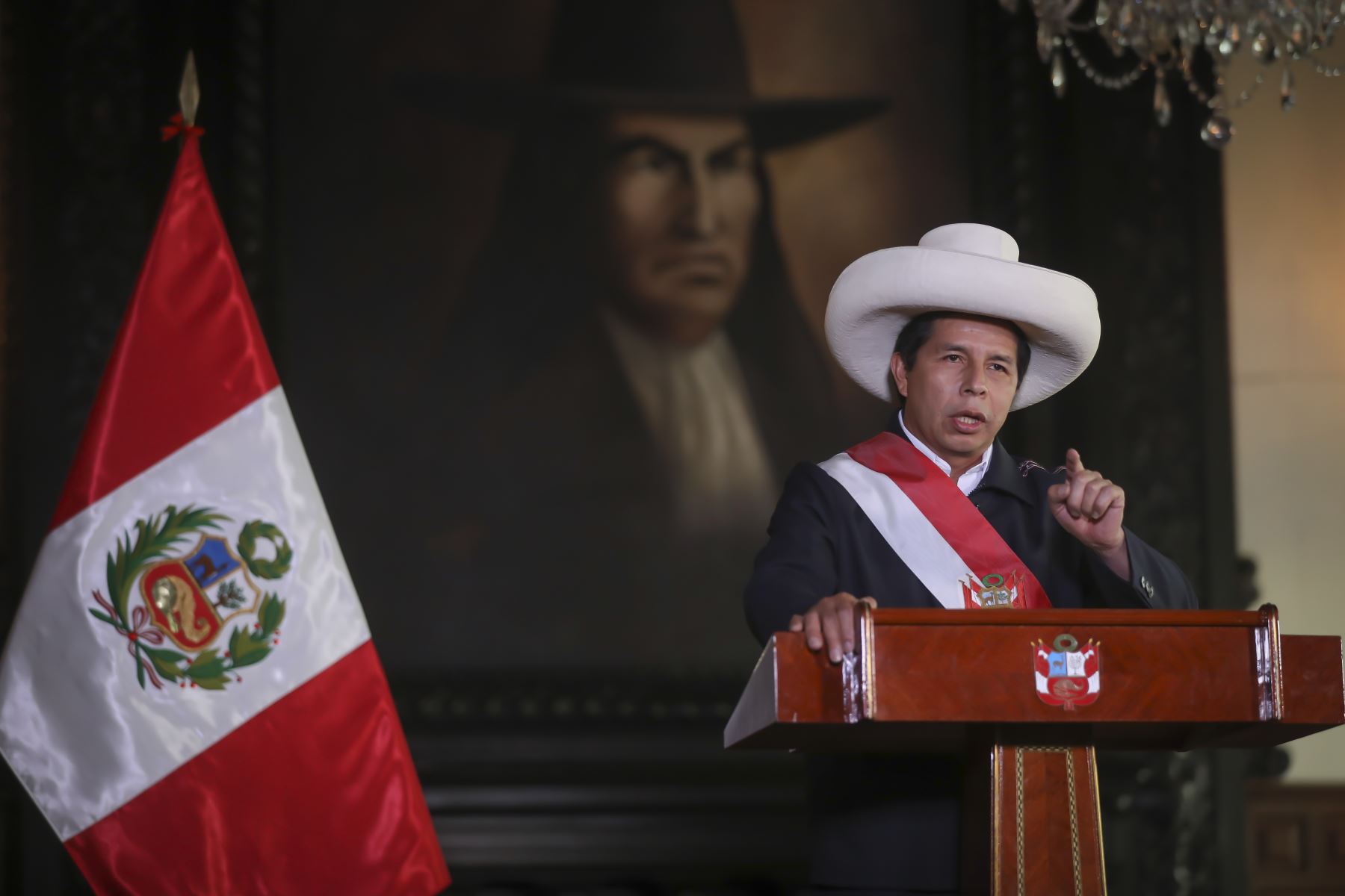Castillo anuncia que formará nuevo gabinete ministerial