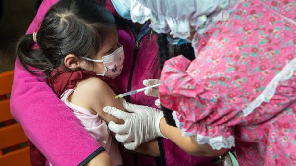 Ecuador comenzó la vacunación contra el Covid-19 en niños