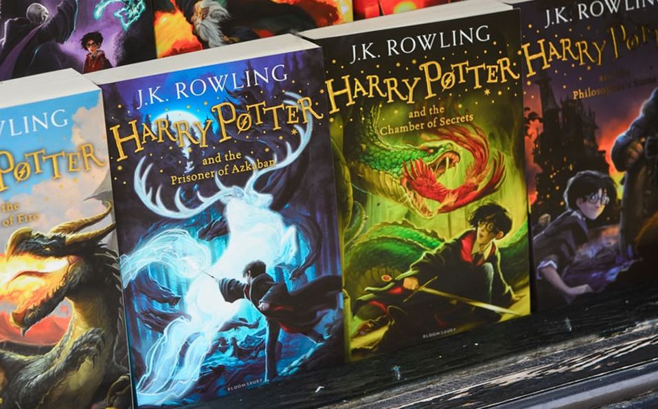 “Harry Potter”: Párraco de Estados Unidos organiza quema de libros por “brujería”