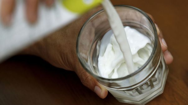 Prohibición de leche en polvo subiría el precio de productos lácteos