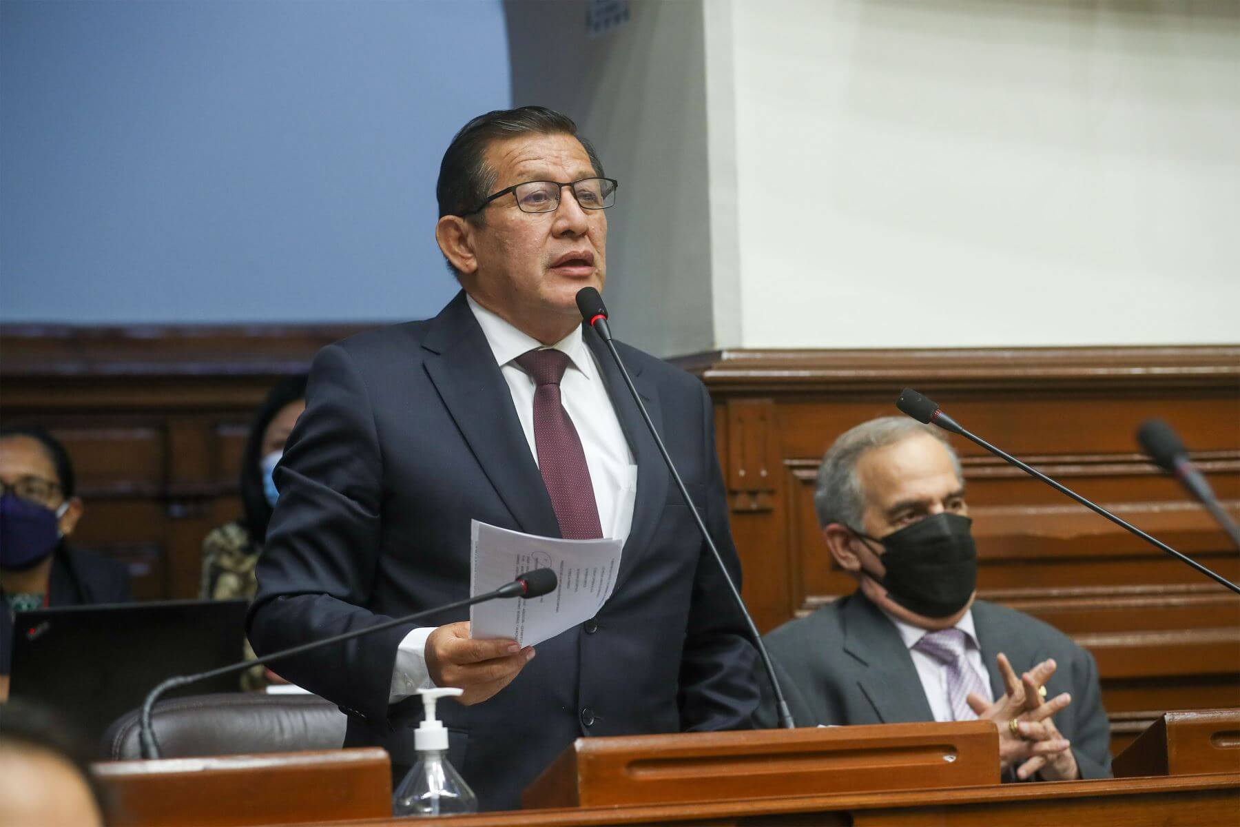 Salhuana no votará a favor de la vacancia presidencial
