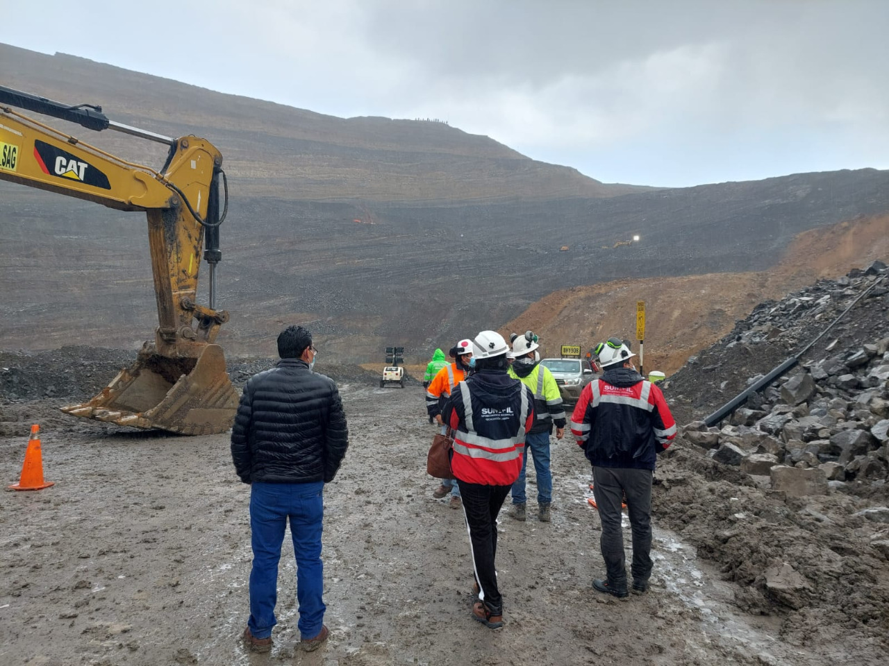 3 mineros mueren aplastados por desplome de mina El Brocal