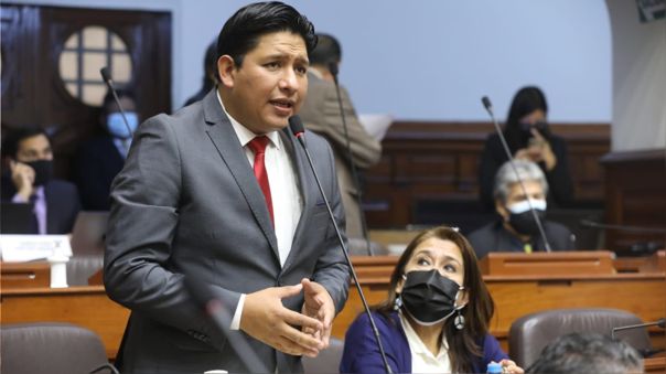 Ilich López arremete contra su partido Acción Popular