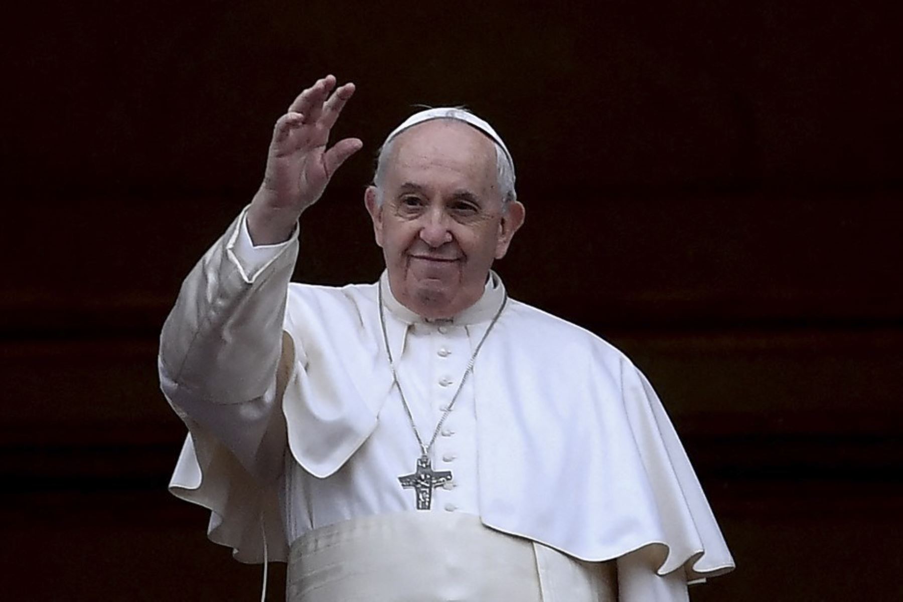 Papa Francisco releva a Obispo por mostrarse en desacuerdo con las vacunas