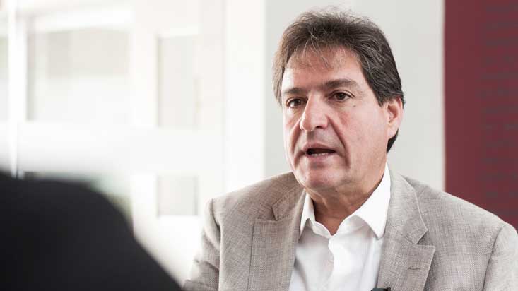 Carlos Zurek plantea reactivar programas sociales en La Molina