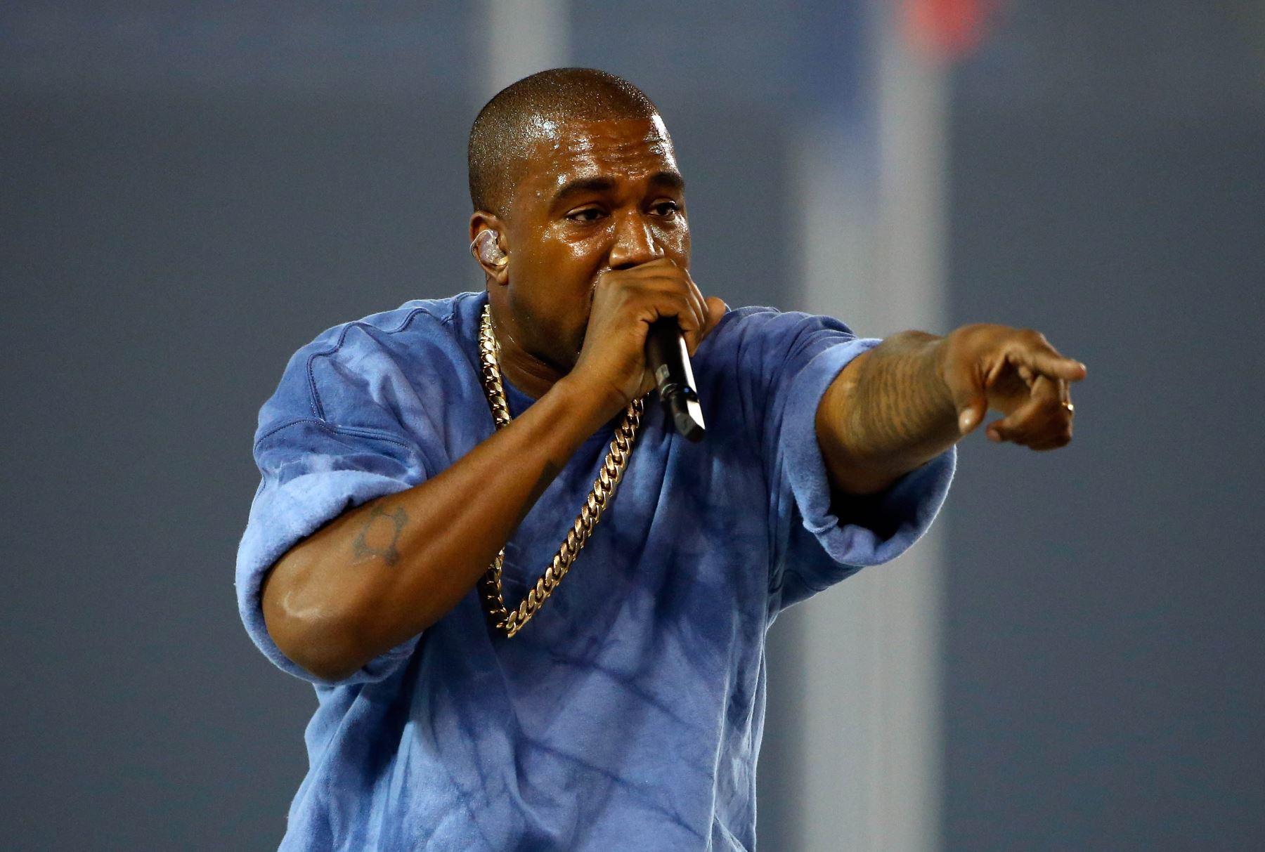 Instagram bloquea cuenta de Kanye West por 24 hrs
