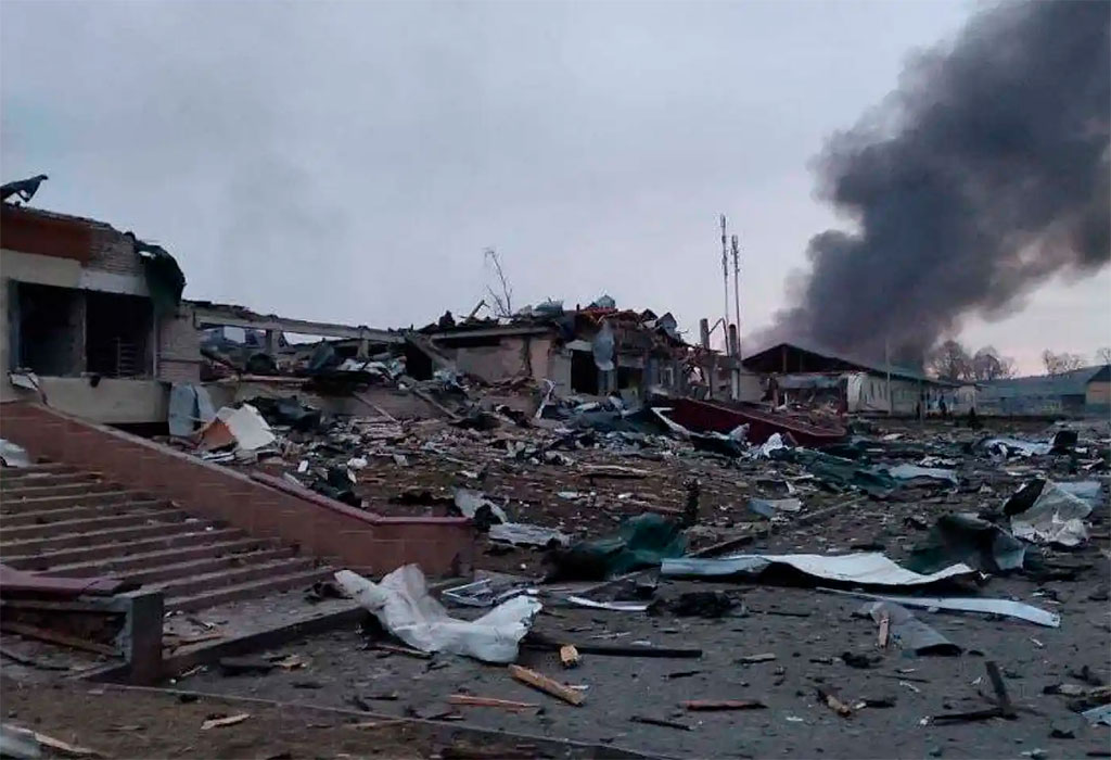 Rusia bombardeó a base ucraniana a 25 km de Polonia