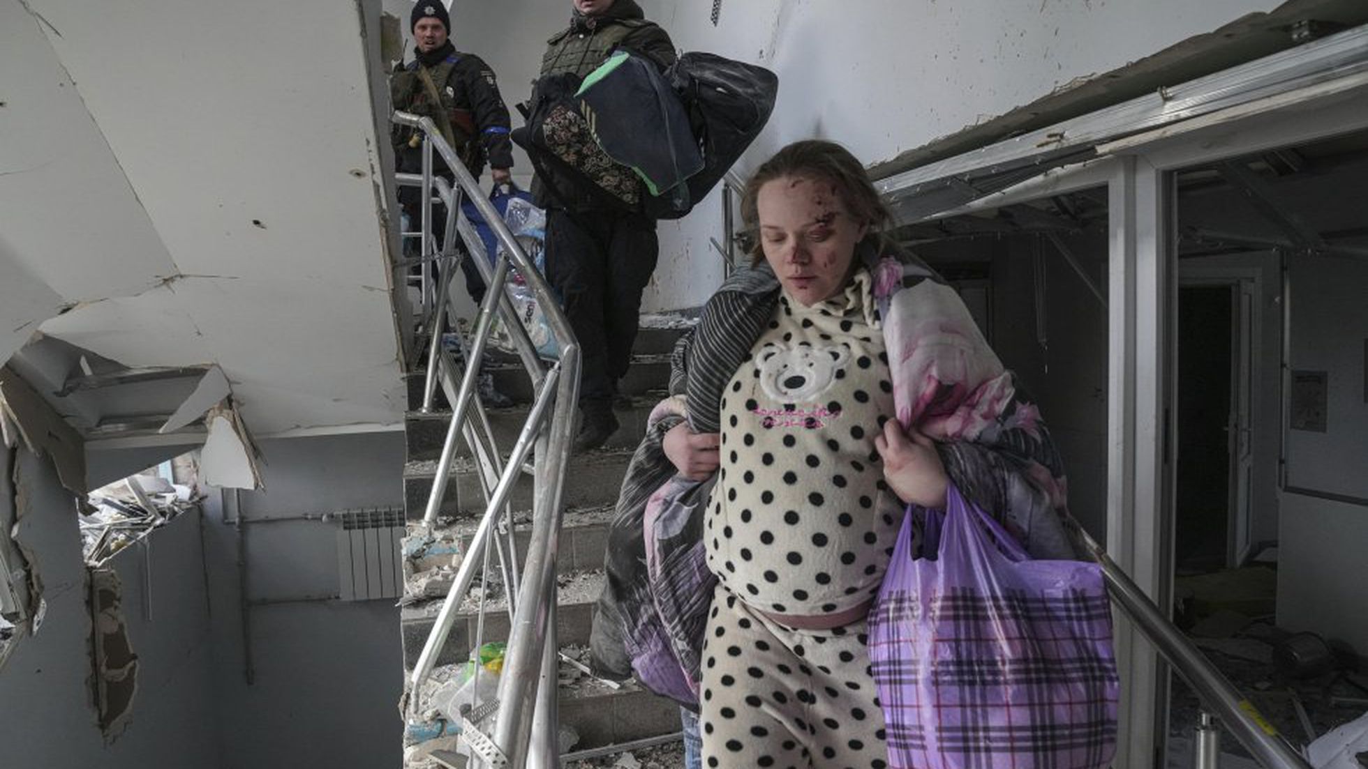 Ucrania: Nace una bebé en las ruinas de un hospital