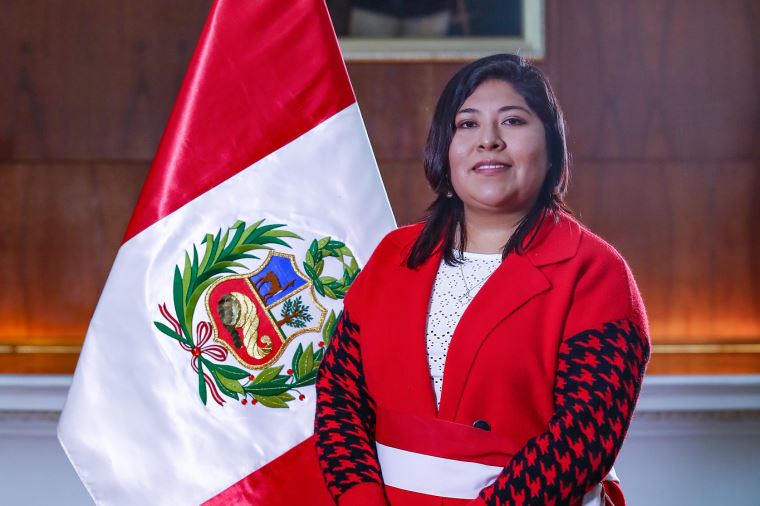 Oposición respalda interpelación contra ministra Betssy Chávez