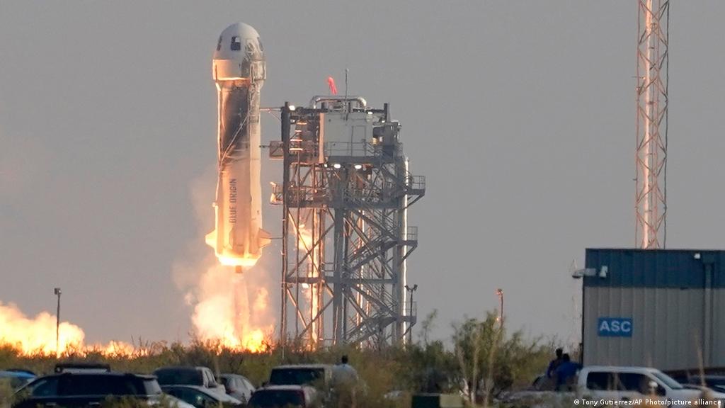 Amazon compra cohetes para enviar satélites al espacio