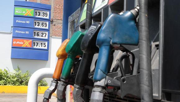 Aníbal Torres pide a Indecopi verificar la reducción de precios de combustible