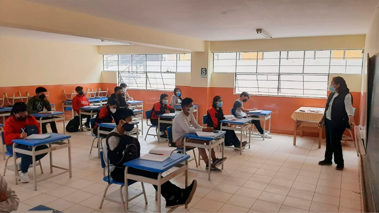 “Hablando de Educación” Derrama Magisterial presenta conferencia virtual para maestros