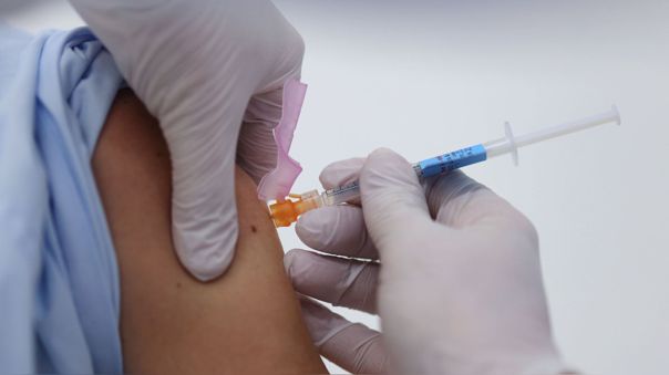 Polémica con la vacuna de refuerzo Moderna