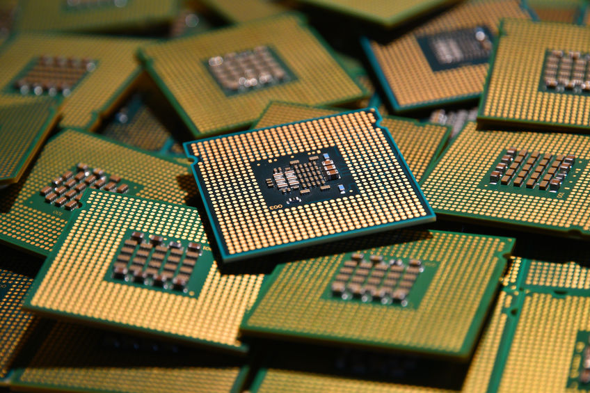 Intel cree que la escasez de chips se prolongará hasta el 2024