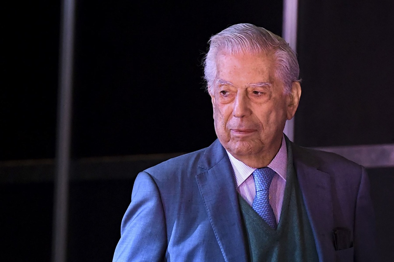 Vargas Llosa lanzó concurso de Cuentos en Feria del Libro
