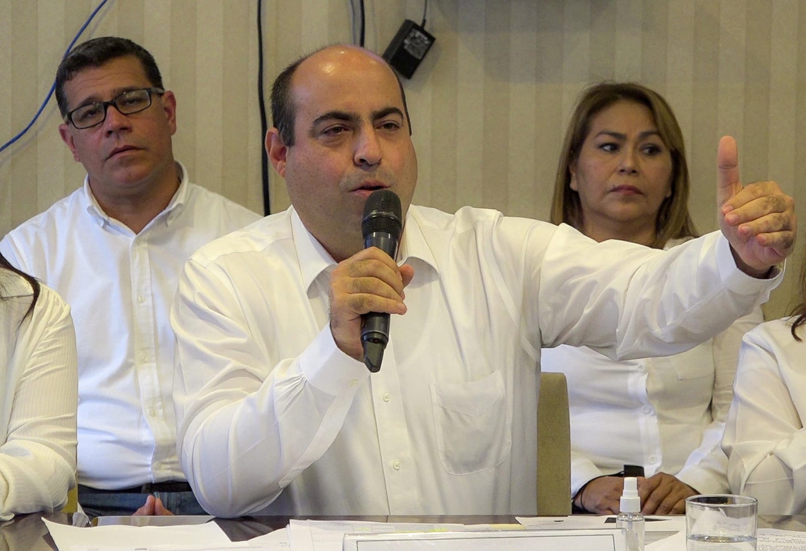 Mafias desaparecen candidaturas presentando renuncias falsas al jurado nacional de elecciones