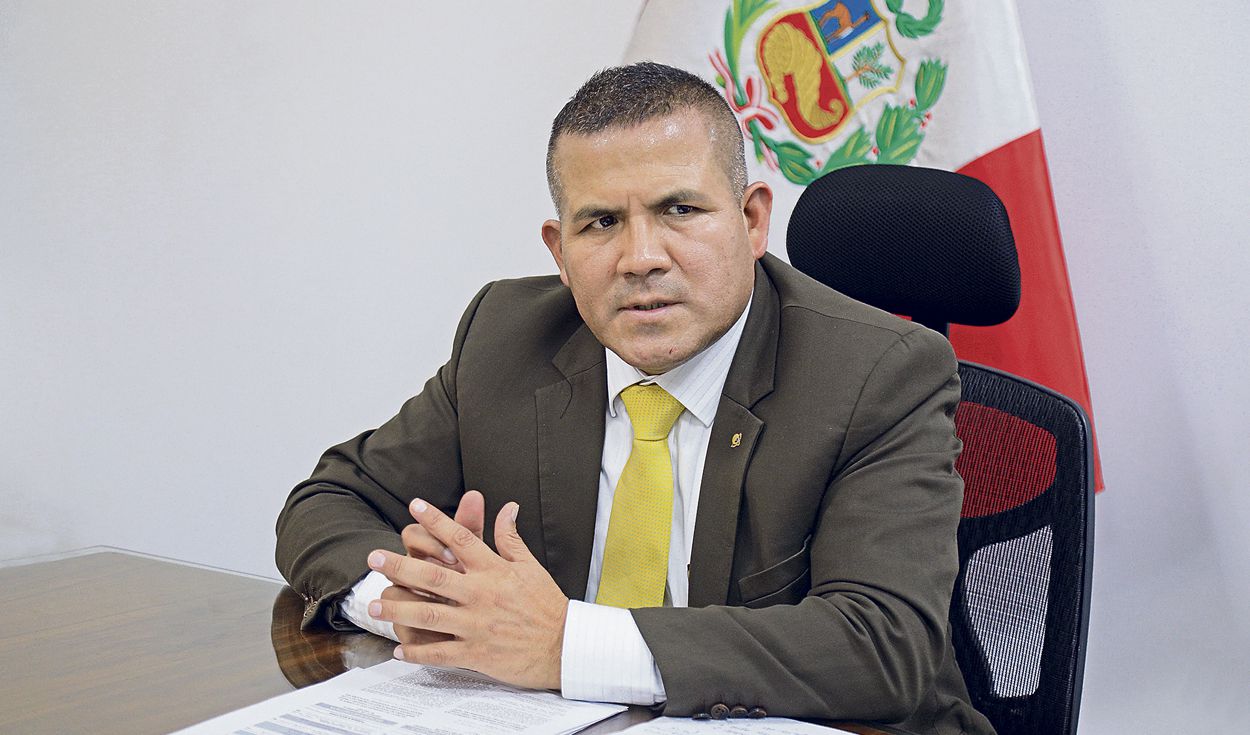 Ministro Javier Arce no consignó antecedentes