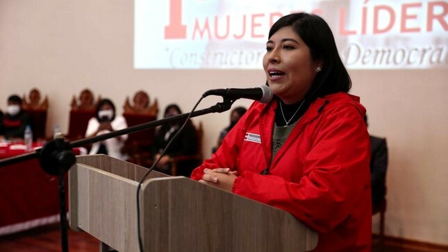 Betssy Chávez acepta censura en su contra