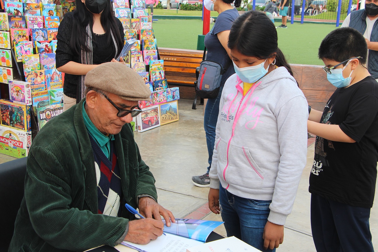 Feria del libro "Ciudad con Cultura" llega al Centro Histórico de Cusco