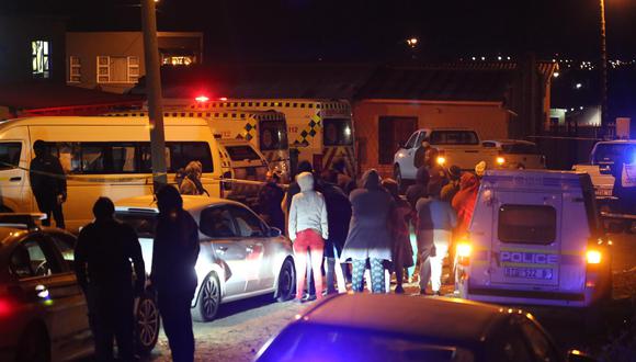 Sudáfrica: hallan 20 jóvenes muertos en bar nocturno