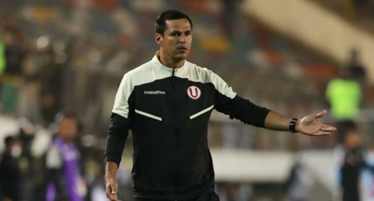 Universitario confirma la salida de Jorge Araujo como entrenador del primer equipo