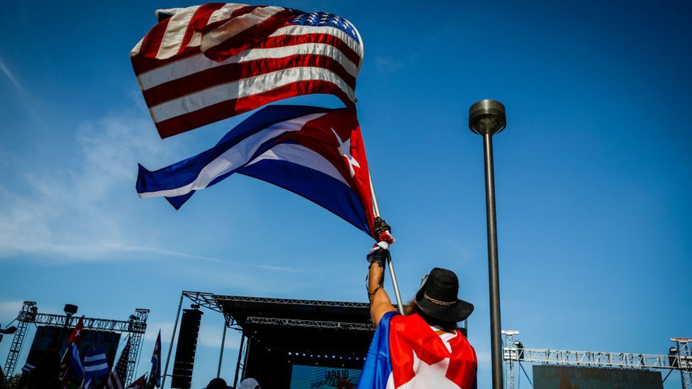 EEUU alivia bloqueo a Cuba en día de Cumbre de Américas