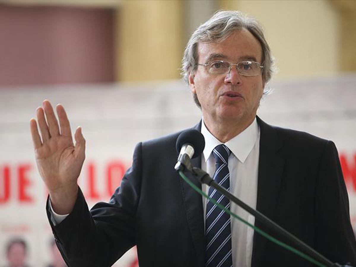 CARLOS BASOMBRÍO: “Ser ministro de Castillo es casi ser cómplice de algo”
