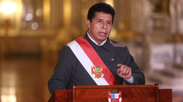 Mandatario renuncia a Perú Libre