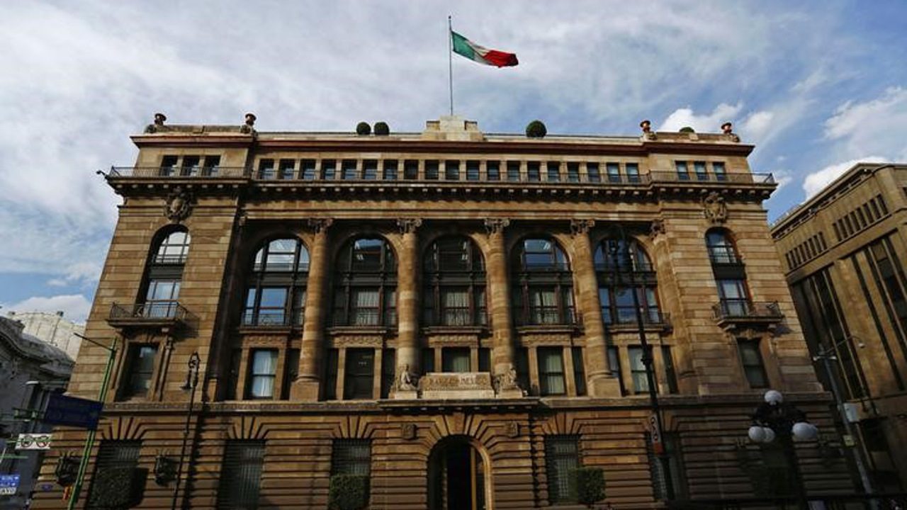 México llega a su mayor tasa de interés en 14 años