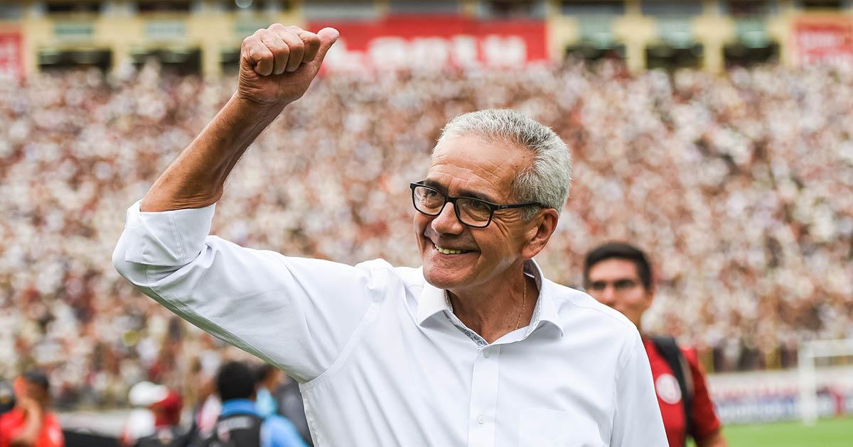 Gregorio Pérez confía en que Universitario peleará el Clausura