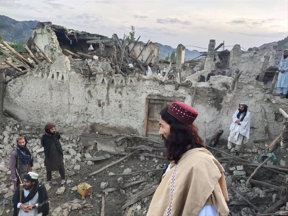Afganistán: terremoto deja un millar de muertos