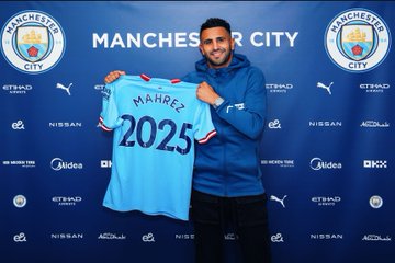 Mahrez renovó con el Manchester City