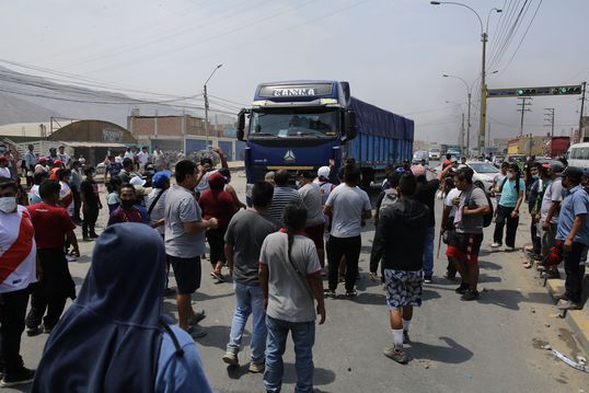 Mañana transportistas paralizarán Lima, Callao y demás regiones del país