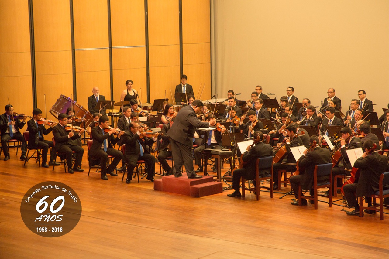 Sinfónica de Trujillo engalanó el aniversario 60 de la Universidad Nacional de Cajamarca