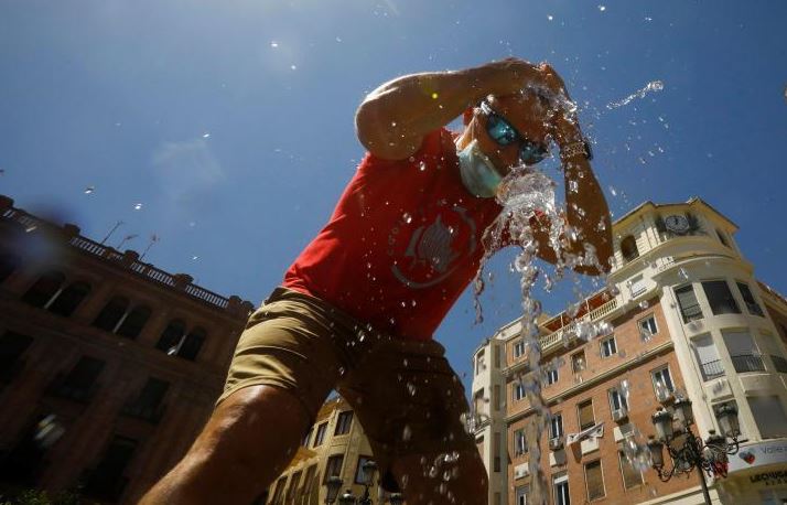 España sufre ola de calor extrema mayor a 44 grados