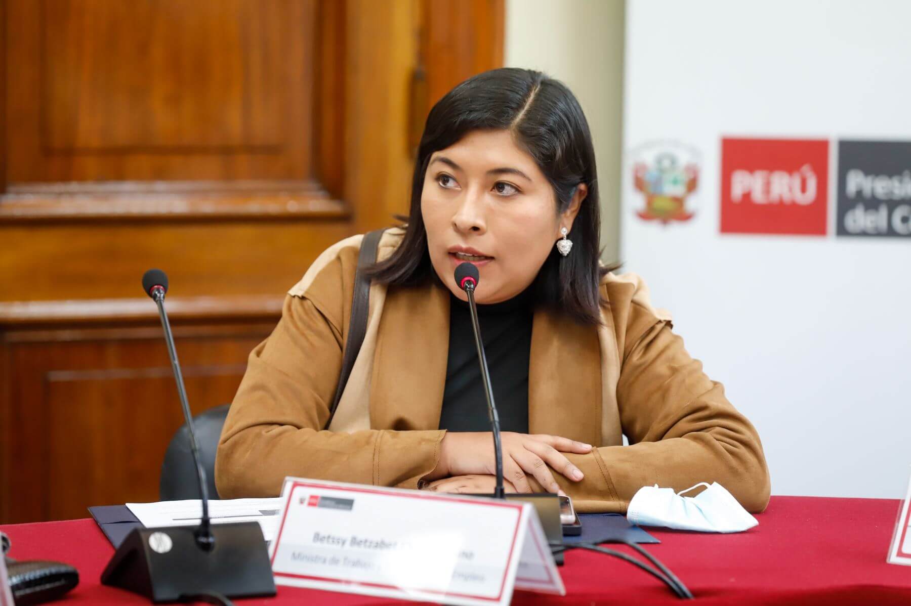 Betssy Chávez: Declara sobre baja aprobación del Congreso